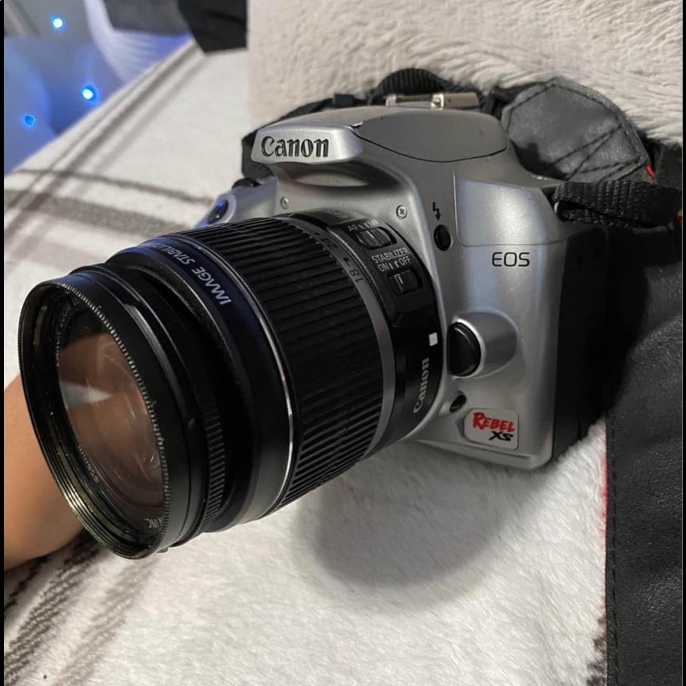 Canon Rebel XS
Stabilizer 18-55mm